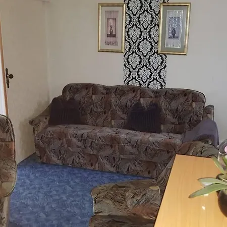 Ferienbungalow-direkt-am-see